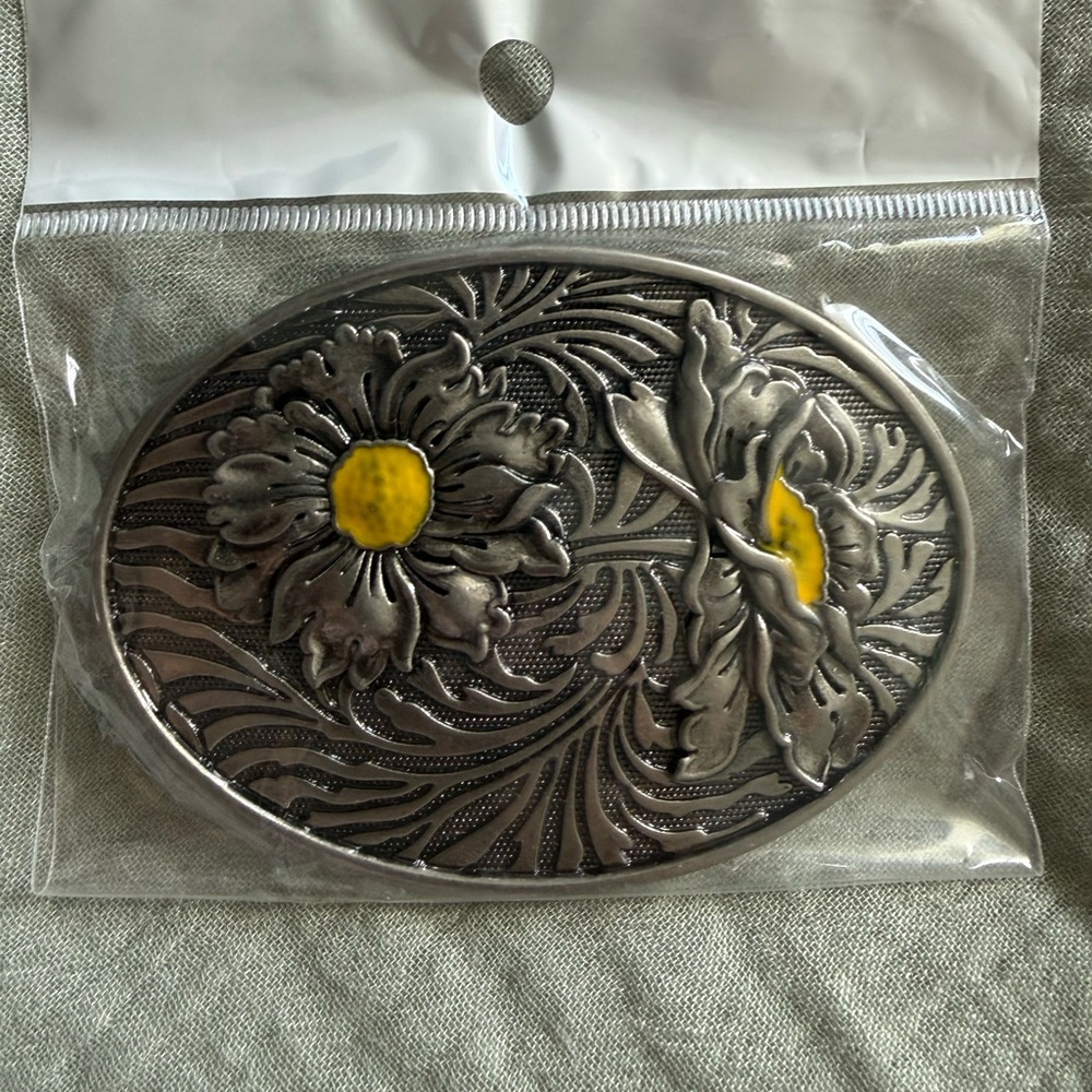Floral Oval Silver-Tone Buckle with Yellow Centers